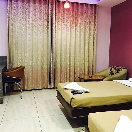 Iroomz Vaishali Residency Беллари Экстерьер фото