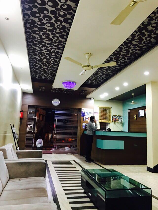 Iroomz Vaishali Residency Беллари Экстерьер фото
