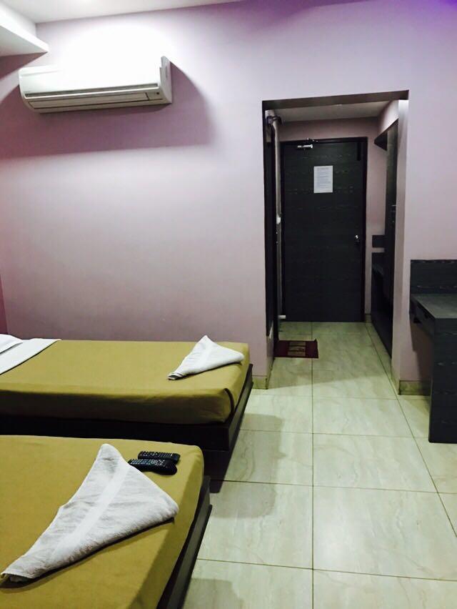 Iroomz Vaishali Residency Беллари Экстерьер фото